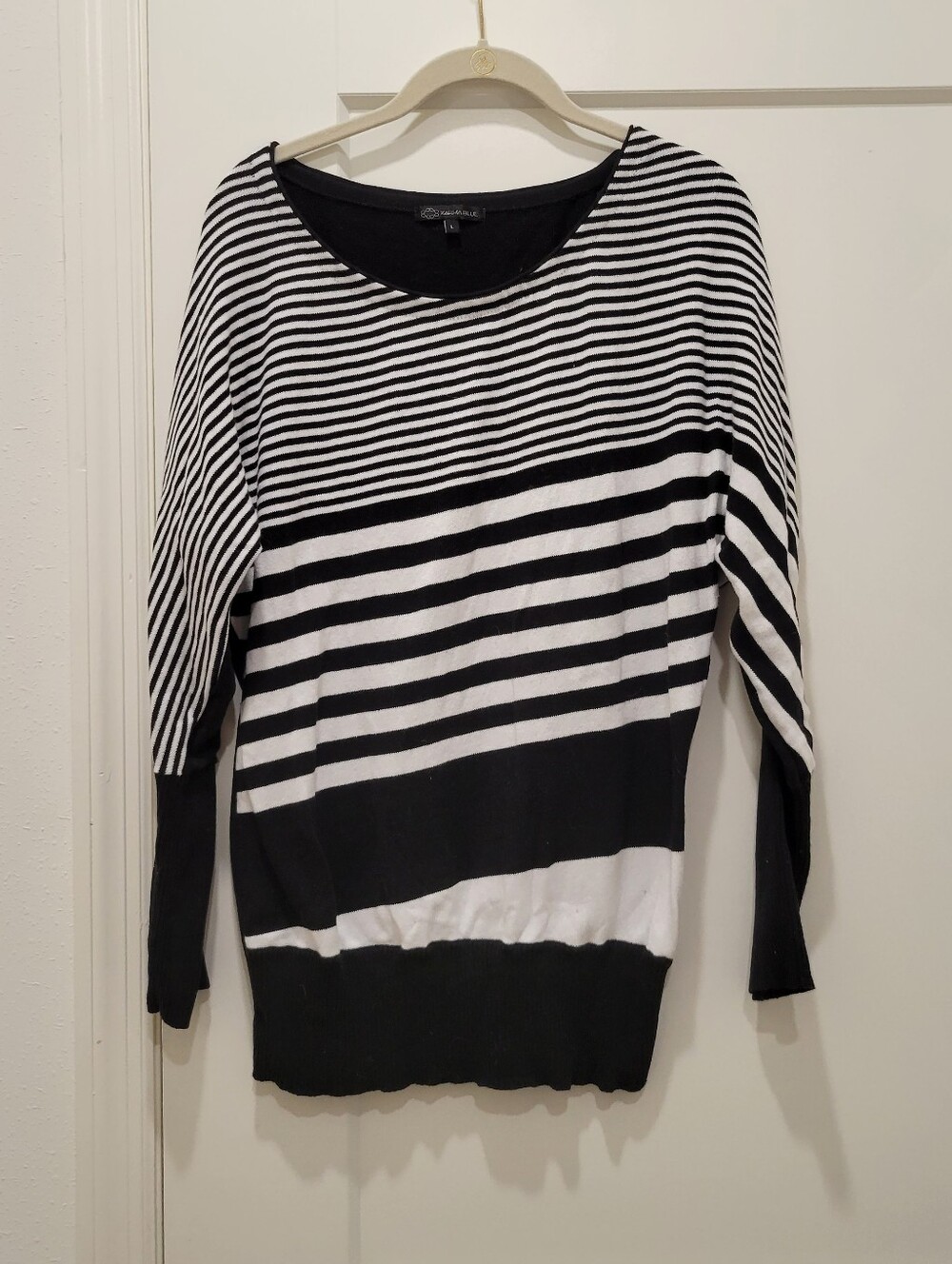 Women's Large Black And White Asymmetrical Striped Karma Blue Sweater